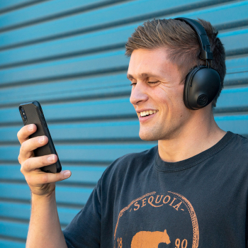 Фото Studio Pro Wireless Over Ear