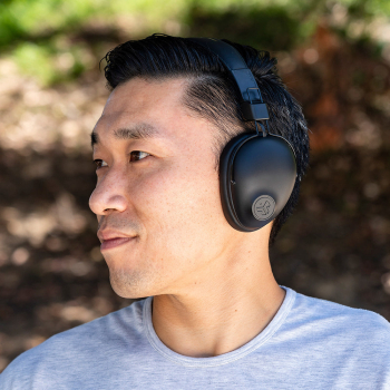 Фото Studio Pro Wireless Over Ear