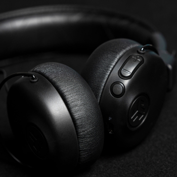 Фото Studio ANC Wireless